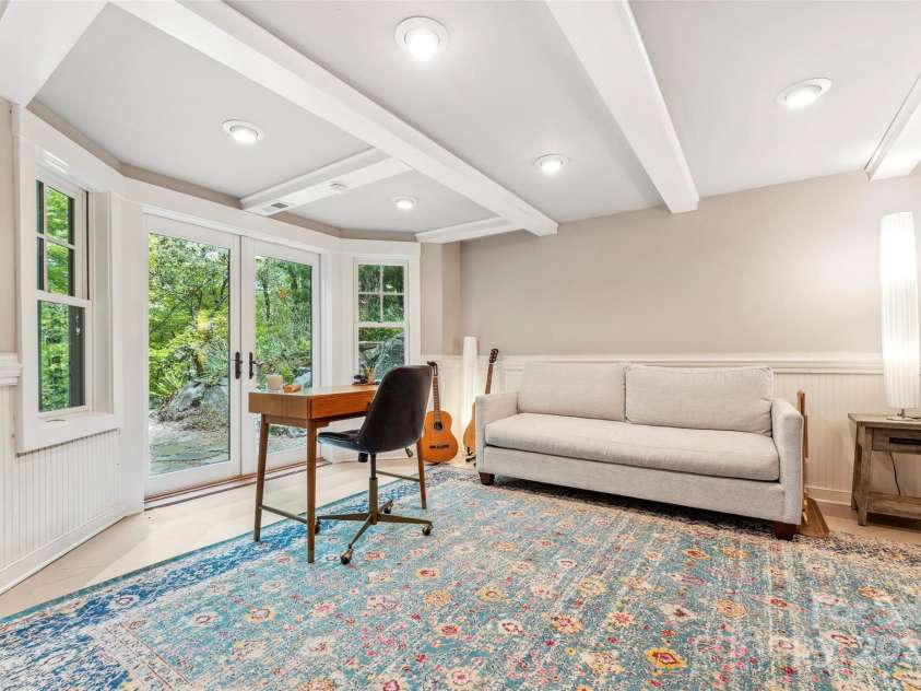 193 Dvdisdi Court, Brevard, NC 28712.  MLS# CAR4243371, YatesRealty ID 18469. 