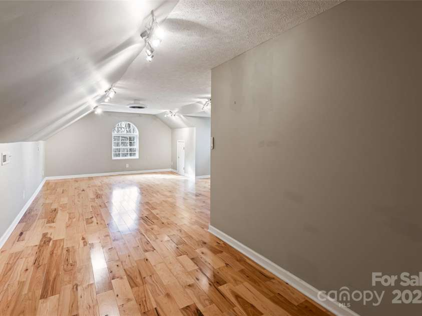 837 California Avenue, Marion, NC 28752.  MLS# CAR4260788, YatesRealty ID 1847. Great space upstairs!