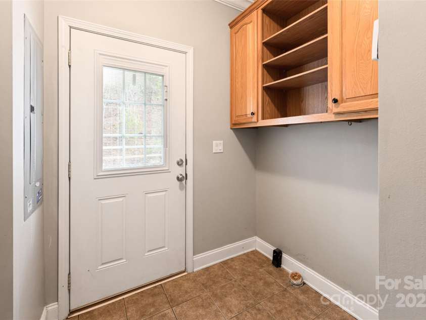 837 California Avenue, Marion, NC 28752.  MLS# CAR4260788, YatesRealty ID 1847. Laundry/Utility Room