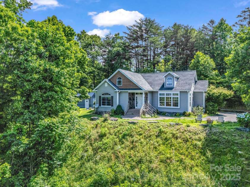 837 California Avenue, Marion, NC 28752.  MLS# CAR4260788, YatesRealty ID 1847. Lots of privacy!