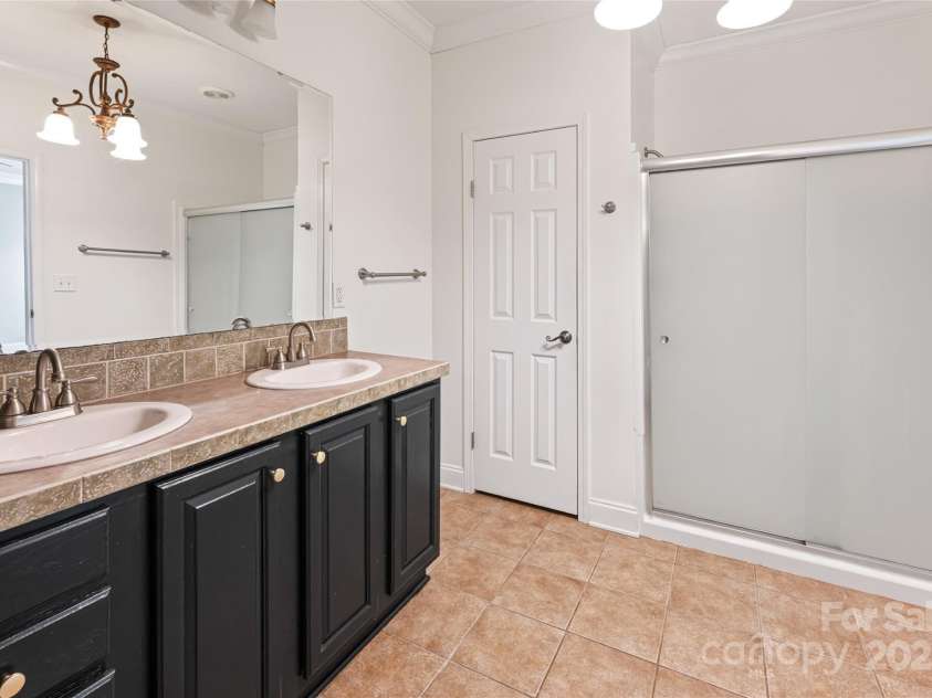 837 California Avenue, Marion, NC 28752.  MLS# CAR4260788, YatesRealty ID 1847. Primary Bath with Double Vanity