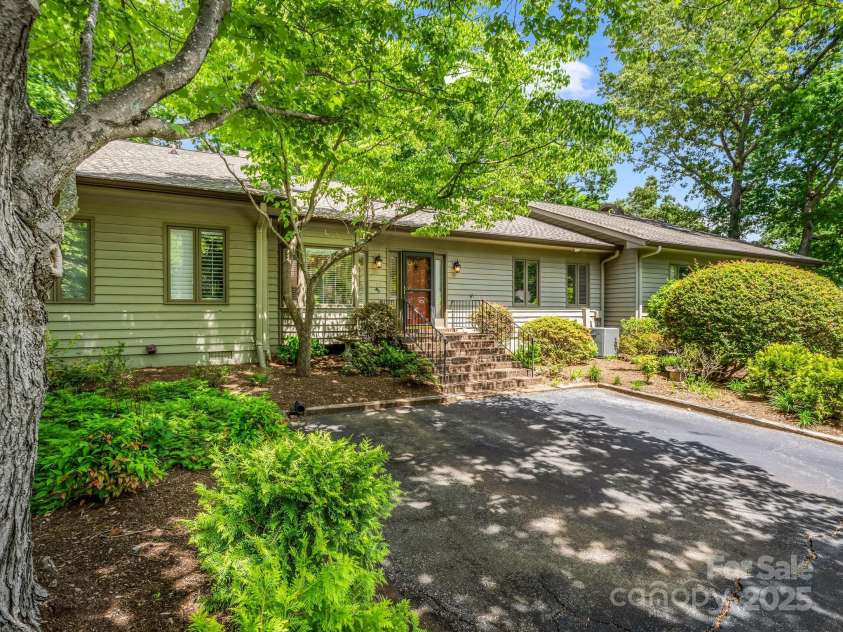 26 Hunting Country Trails Trail, Tryon, NC 28782.  MLS# CAR4257031, YatesRealty ID 18470. 