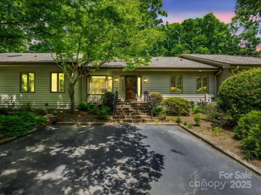 26 Hunting Country Trails Trail, Tryon, NC 28782.  MLS# CAR4257031, YatesRealty ID 18470. 