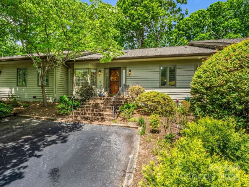 26 Hunting Country Trails Trail, Tryon, NC 28782.  MLS# CAR4257031, YatesRealty ID 18470. 