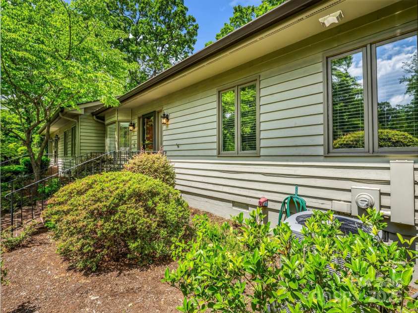 26 Hunting Country Trails Trail, Tryon, NC 28782.  MLS# CAR4257031, YatesRealty ID 18470. 