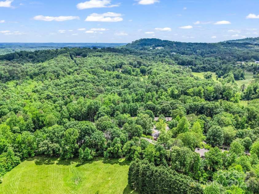 26 Hunting Country Trails Trail, Tryon, NC 28782.  MLS# CAR4257031, YatesRealty ID 18470. 