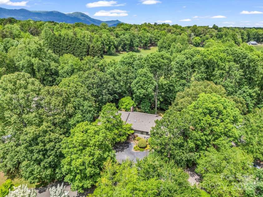 26 Hunting Country Trails Trail, Tryon, NC 28782.  MLS# CAR4257031, YatesRealty ID 18470. 