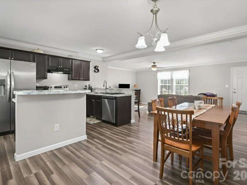 402 Shiloh Road, Statesville, NC 28677.  MLS# CAR4298200, YatesRealty ID 18470. 