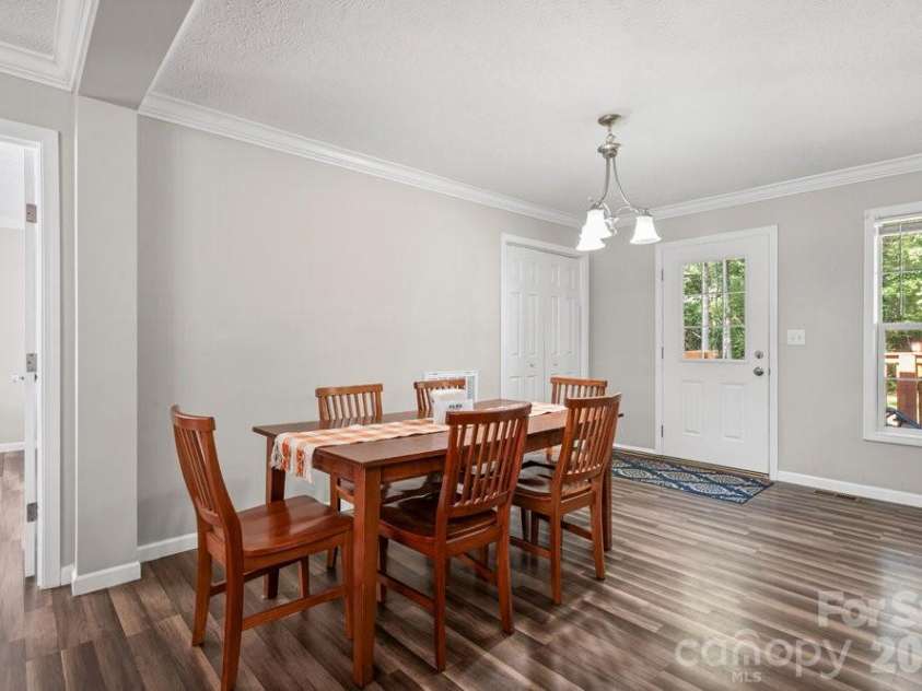 402 Shiloh Road, Statesville, NC 28677.  MLS# CAR4298200, YatesRealty ID 18470. 