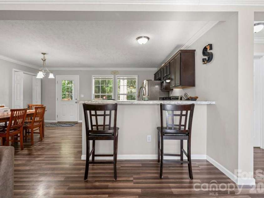 402 Shiloh Road, Statesville, NC 28677.  MLS# CAR4298200, YatesRealty ID 18470. 