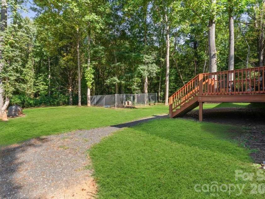 402 Shiloh Road, Statesville, NC 28677.  MLS# CAR4298200, YatesRealty ID 18470. 