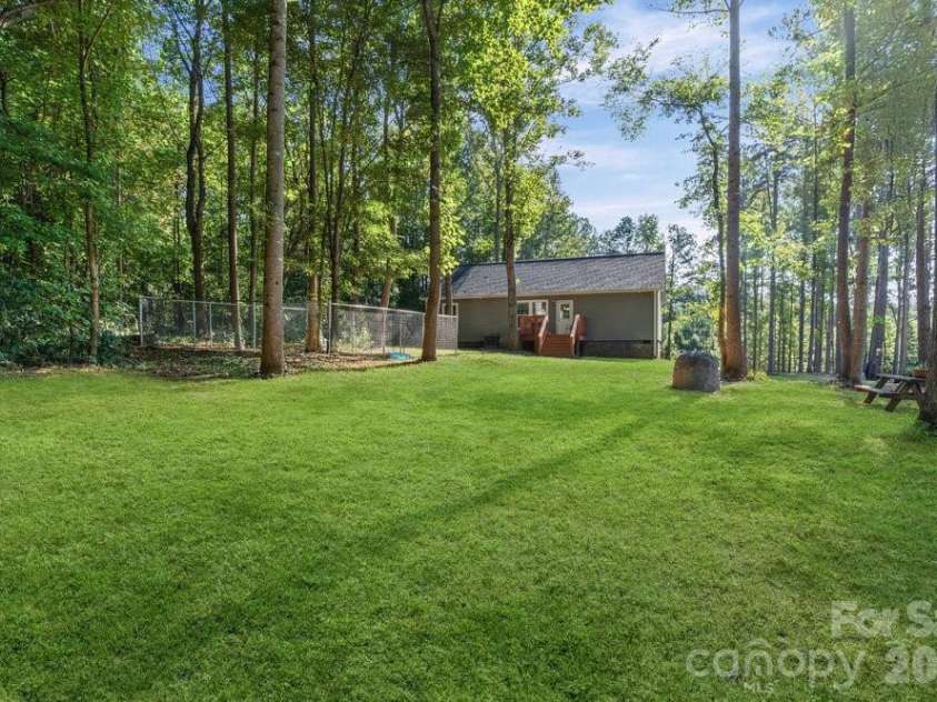 402 Shiloh Road, Statesville, NC 28677.  MLS# CAR4298200, YatesRealty ID 18470. 
