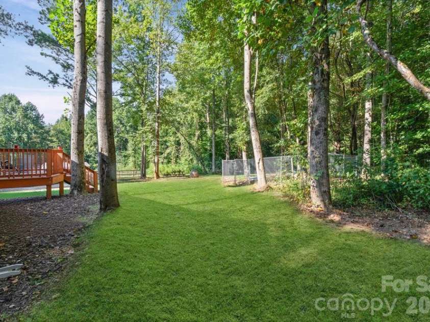 402 Shiloh Road, Statesville, NC 28677.  MLS# CAR4298200, YatesRealty ID 18470. 