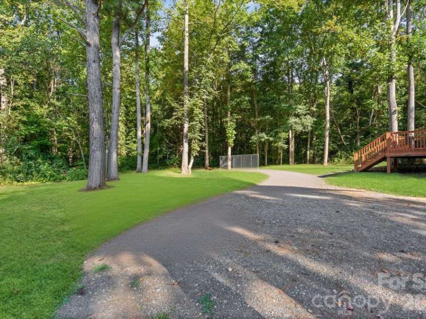 402 Shiloh Road, Statesville, NC 28677.  MLS# CAR4298200, YatesRealty ID 18470. 