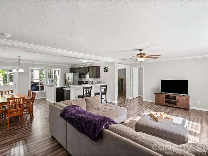 402 Shiloh Road, Statesville, NC 28677.  MLS# CAR4298200, YatesRealty ID 18470. Open Floor Plan