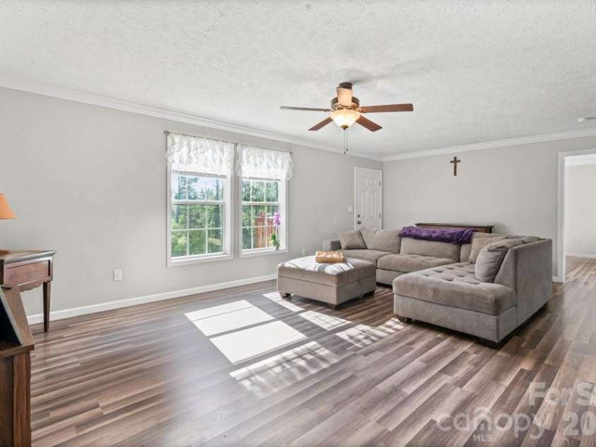 402 Shiloh Road, Statesville, NC 28677.  MLS# CAR4298200, YatesRealty ID 18470. Space for entertaining