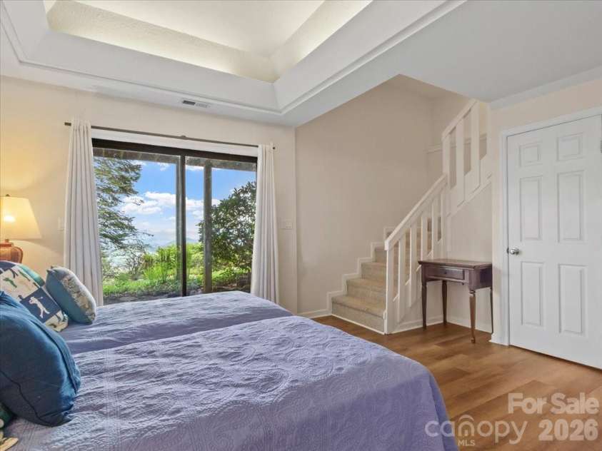 19 Lookout Loop, Burnsville, NC 28714.  MLS# CAR4361238, YatesRealty ID 18471. VIEWS FROM EVERY WINDOW