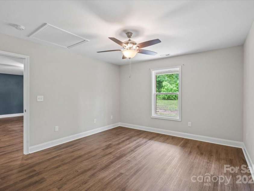 200 Mosley Road, Blacksburg, SC 29702.  MLS# CAR4292595, YatesRealty ID 18473. 