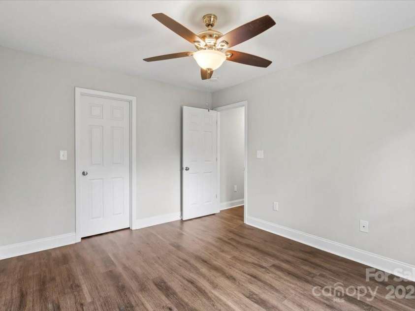 200 Mosley Road, Blacksburg, SC 29702.  MLS# CAR4292595, YatesRealty ID 18473. 