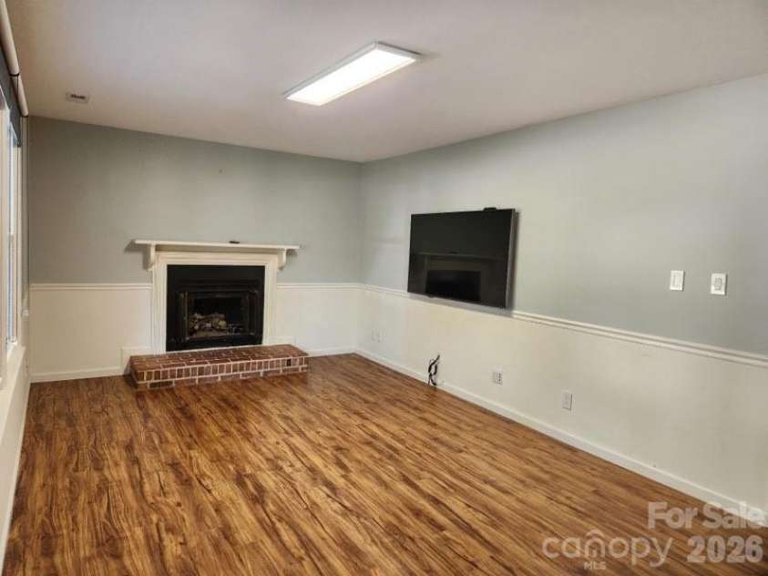328 Swamp Fox Drive, Fort Mill, SC 29715.  MLS# CAR4376655, YatesRealty ID 18473. 