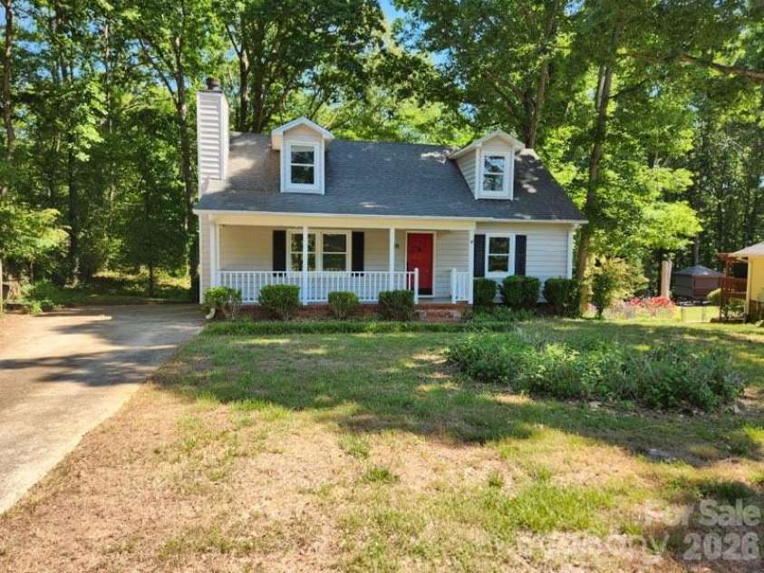 328 Swamp Fox Drive, Fort Mill, SC 29715.  MLS# CAR4376655, YatesRealty ID 18473. 