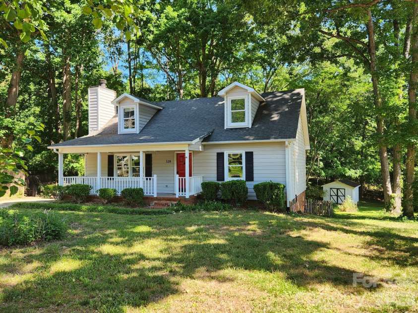 328 Swamp Fox Drive, Fort Mill, SC 29715.  MLS# CAR4376655, YatesRealty ID 18473. 