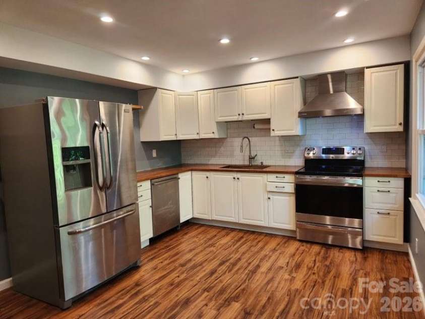 328 Swampfox Drive, Fort Mill, SC 29715.  MLS# CAR4376655, YatesRealty ID 18473. 