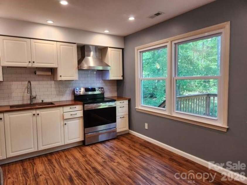 328 Swampfox Drive, Fort Mill, SC 29715.  MLS# CAR4376655, YatesRealty ID 18473. 