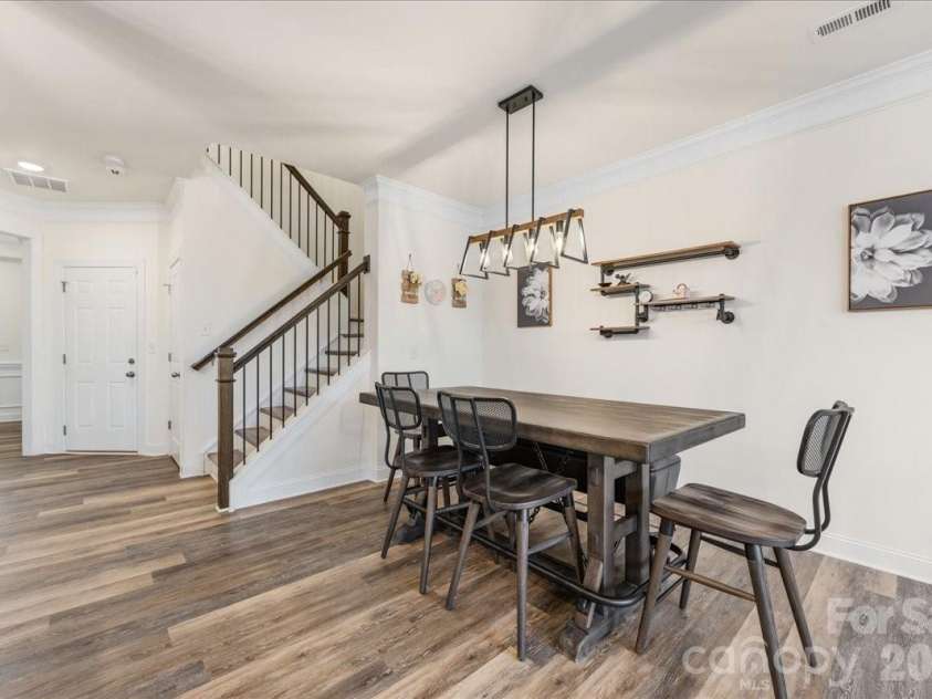 5923 Hampstead Pond Lane, Matthews, NC 28105.  MLS# CAR4340634, YatesRealty ID 18474. 