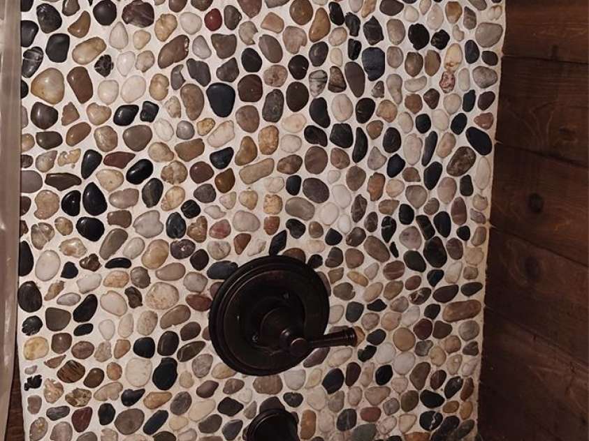 7881 US 25/70 Highway, Marshall, NC 28753.  MLS# CAR4257873, YatesRealty ID 18474. 