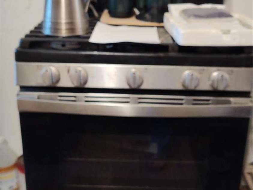 7881 US 25/70 Highway, Marshall, NC 28753.  MLS# CAR4257873, YatesRealty ID 18474. Gas range