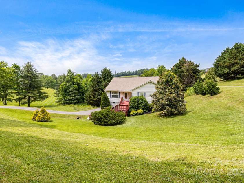 101 Michael Court, Leicester, NC 28748.  MLS# CAR4266210, YatesRealty ID 18475. 