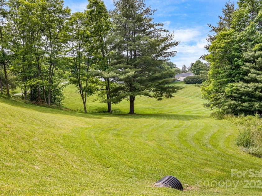 101 Michael Court, Leicester, NC 28748.  MLS# CAR4266210, YatesRealty ID 18475. 