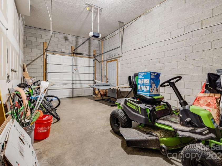 101 Michael Court, Leicester, NC 28748.  MLS# CAR4266210, YatesRealty ID 18475. 