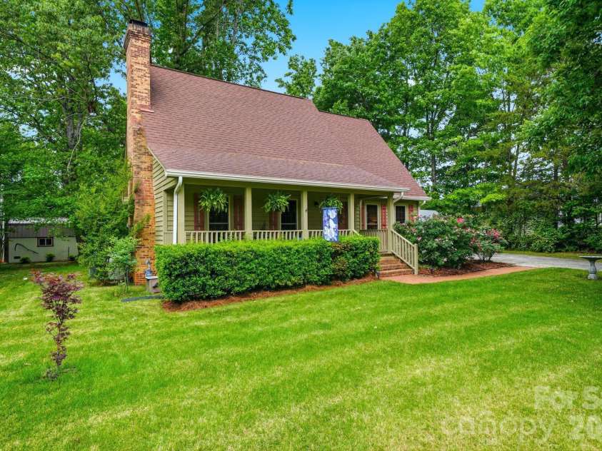 1224 Candlewood Drive, Gastonia, NC 28052.  MLS# CAR4373409, YatesRealty ID 18475. 