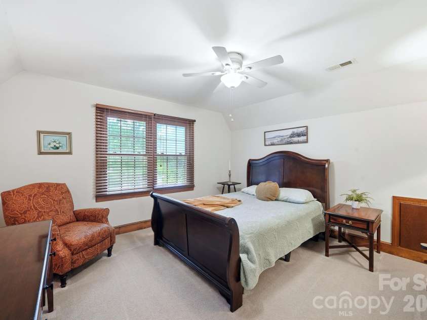 1224 Candlewood Drive, Gastonia, NC 28052.  MLS# CAR4373409, YatesRealty ID 18475. 