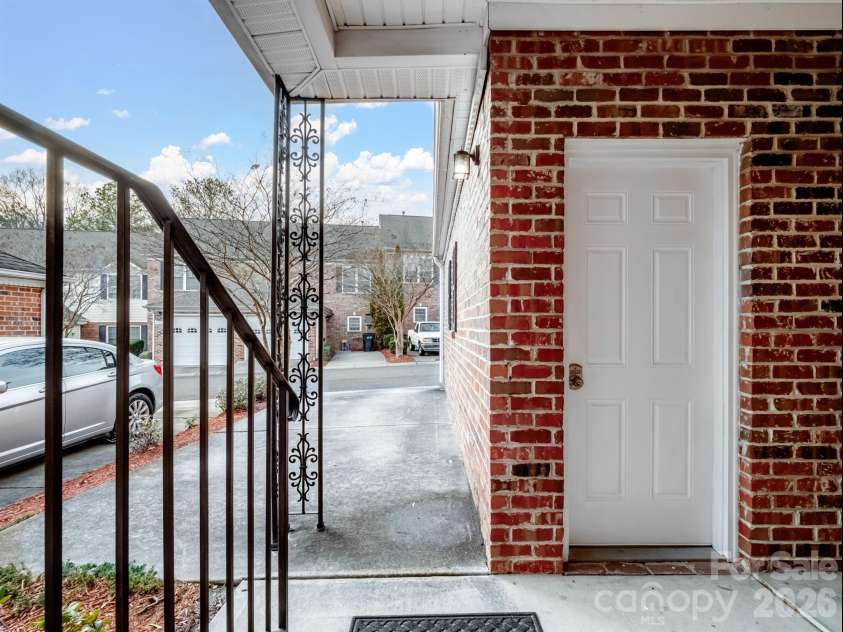 4330 Laurel Hill Lane, Charlotte, NC 28217.  MLS# CAR4333389, YatesRealty ID 18476. 