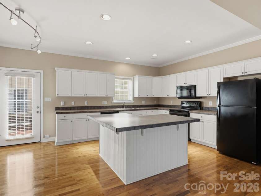 4330 Laurel Hill Lane, Charlotte, NC 28217.  MLS# CAR4333389, YatesRealty ID 18476. 