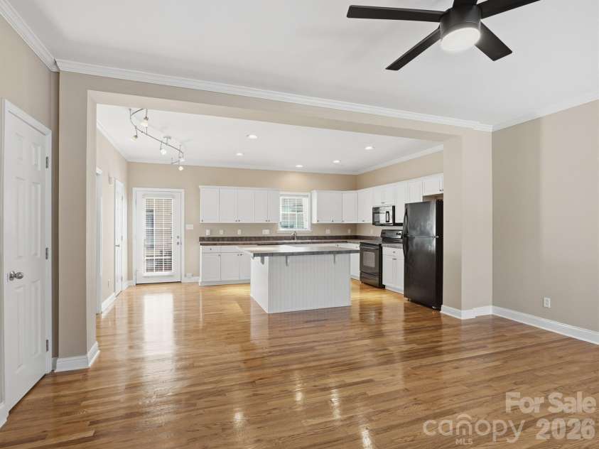 4330 Laurel Hill Lane, Charlotte, NC 28217.  MLS# CAR4333389, YatesRealty ID 18476. 