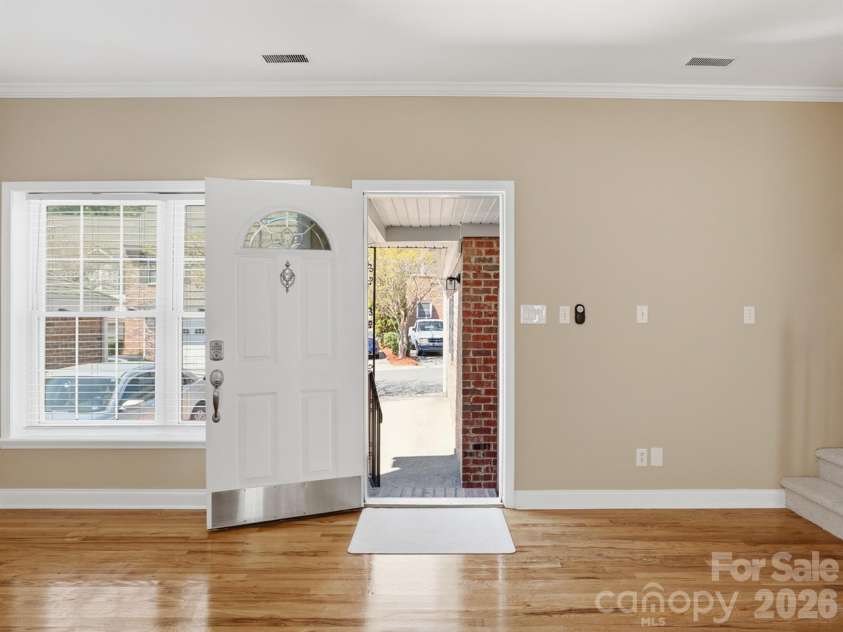 4330 Laurel Hill Lane, Charlotte, NC 28217.  MLS# CAR4333389, YatesRealty ID 18476. 