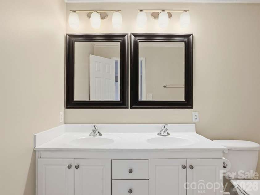 4330 Laurel Hill Lane, Charlotte, NC 28217.  MLS# CAR4333389, YatesRealty ID 18476. 