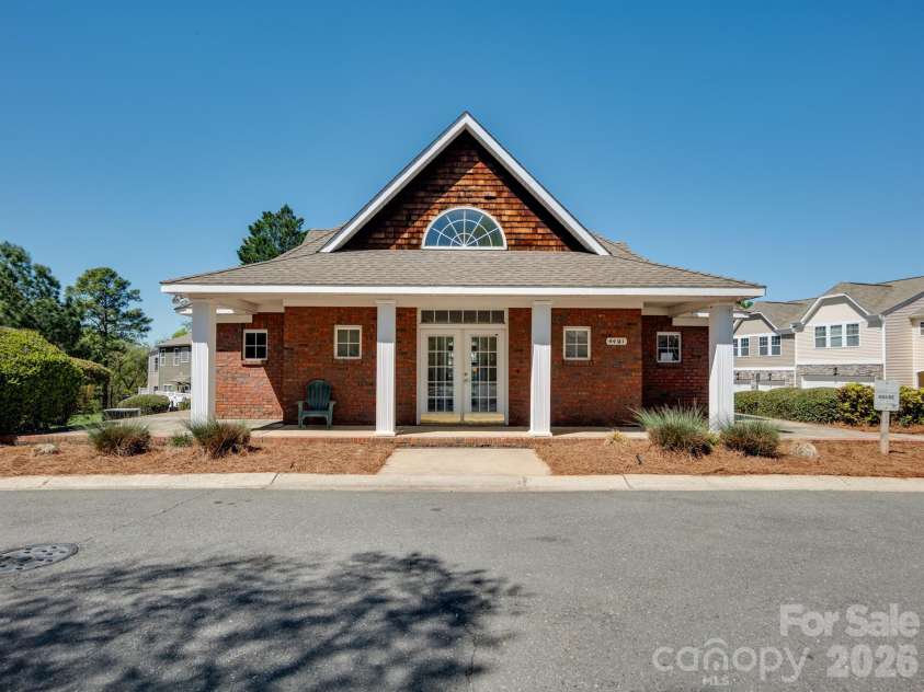 4330 Laurel Hill Lane, Charlotte, NC 28217.  MLS# CAR4333389, YatesRealty ID 18476. 