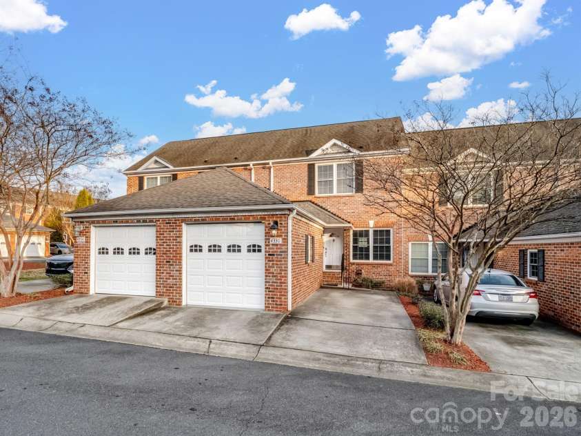 4330 Laurel Hill Lane, Charlotte, NC 28217.  MLS# CAR4333389, YatesRealty ID 18476. 