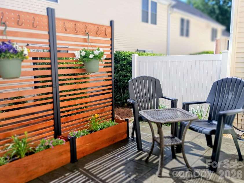 4330 Laurel Hill Lane, Charlotte, NC 28217.  MLS# CAR4333389, YatesRealty ID 18476. 
