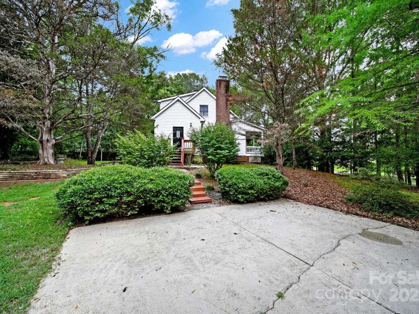9143 Sadlers Ridge Road, Fort Mill, SC 29707.  MLS# CAR4164712, YatesRealty ID 18477. 