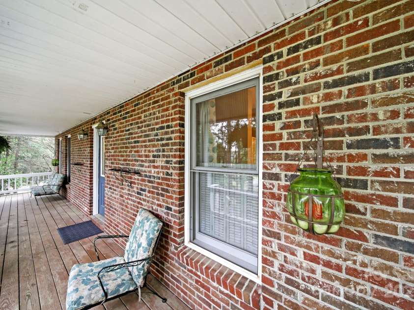 9143 Sadlers Ridge Road, Fort Mill, SC 29707.  MLS# CAR4164712, YatesRealty ID 18477. 