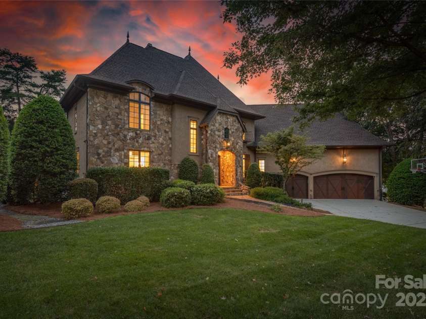 18843 Flat Shoals Drive, Cornelius, NC 28031.  MLS# CAR4302451, YatesRealty ID 18478. 