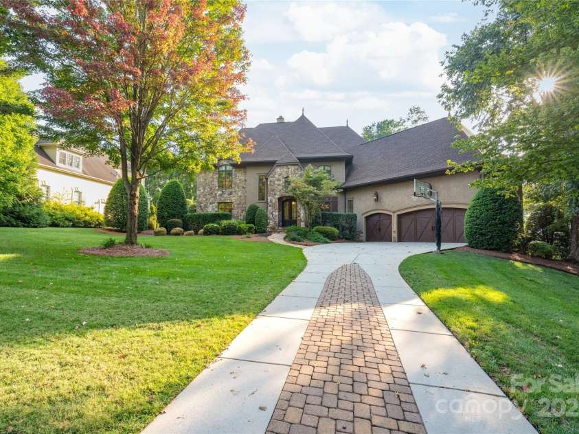 18843 Flat Shoals Drive, Cornelius, NC 28031.  MLS# CAR4302451, YatesRealty ID 18478. 