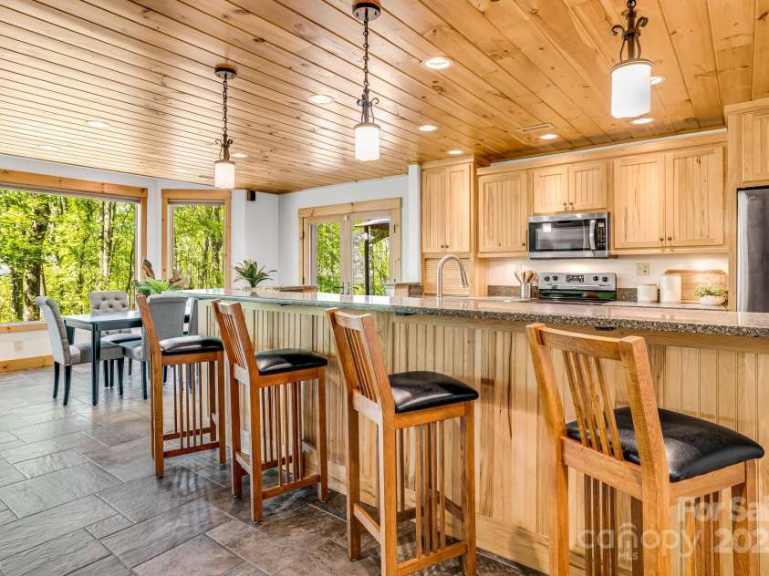 216 Log Gap Road, Fairview, NC 28730.  MLS# CAR4221522, YatesRealty ID 18479. Breakfast Bar