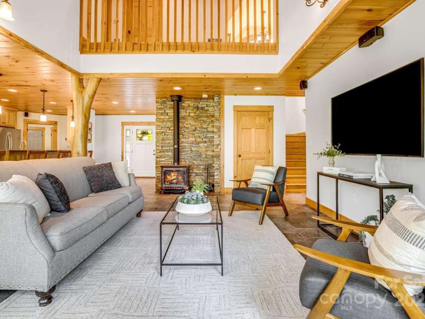 216 Log Gap Road, Fairview, NC 28730.  MLS# CAR4221522, YatesRealty ID 18479. Bright Open Floor Plan